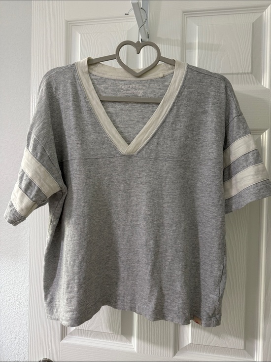Faherty Tops - Faherty Heather Gray Tee with Cream Trim
